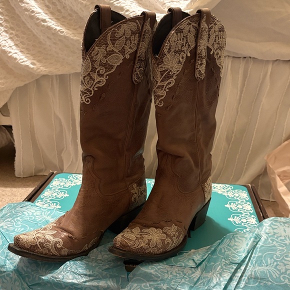 Lane boots Shoes - Elegant Lace-Embellished JENI BOOTS BY LANE Size 7